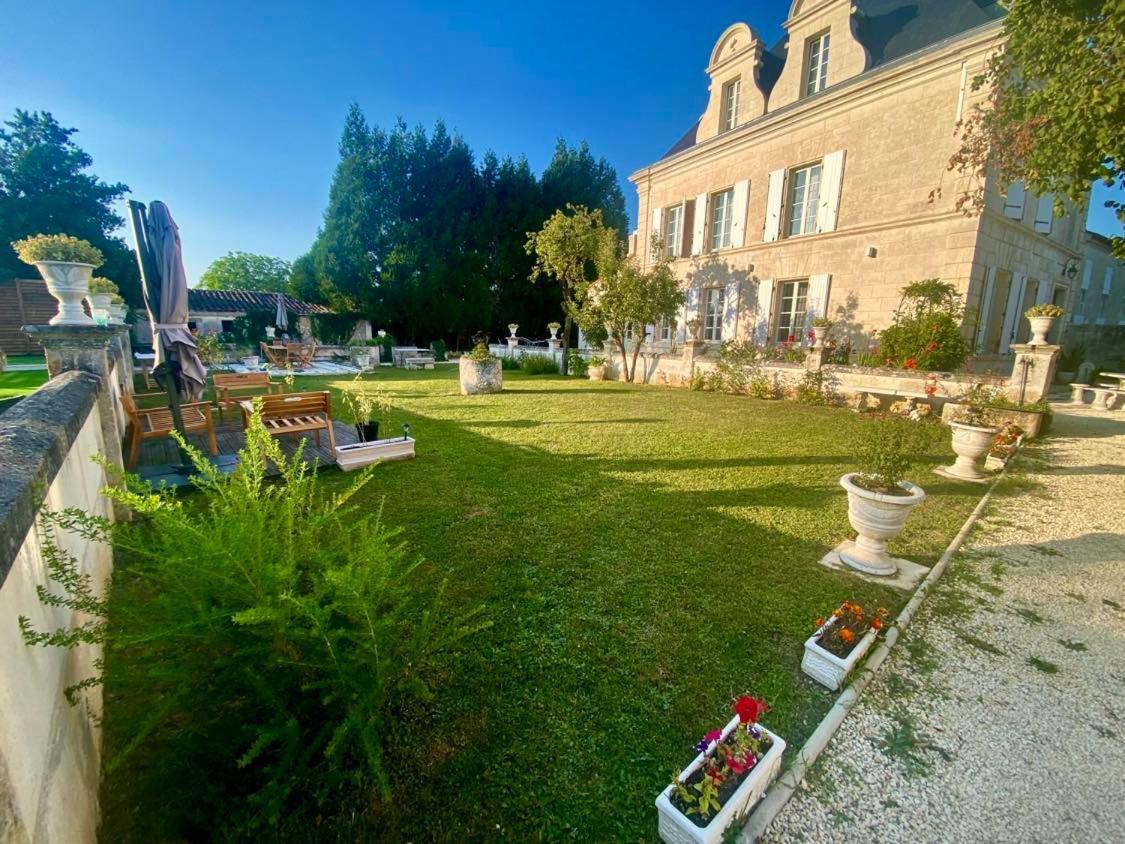Le Grand Berger Chambres D'Hotes Angeac-Charente 外观 照片